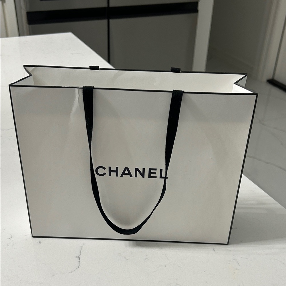 Chanel Shopping bag